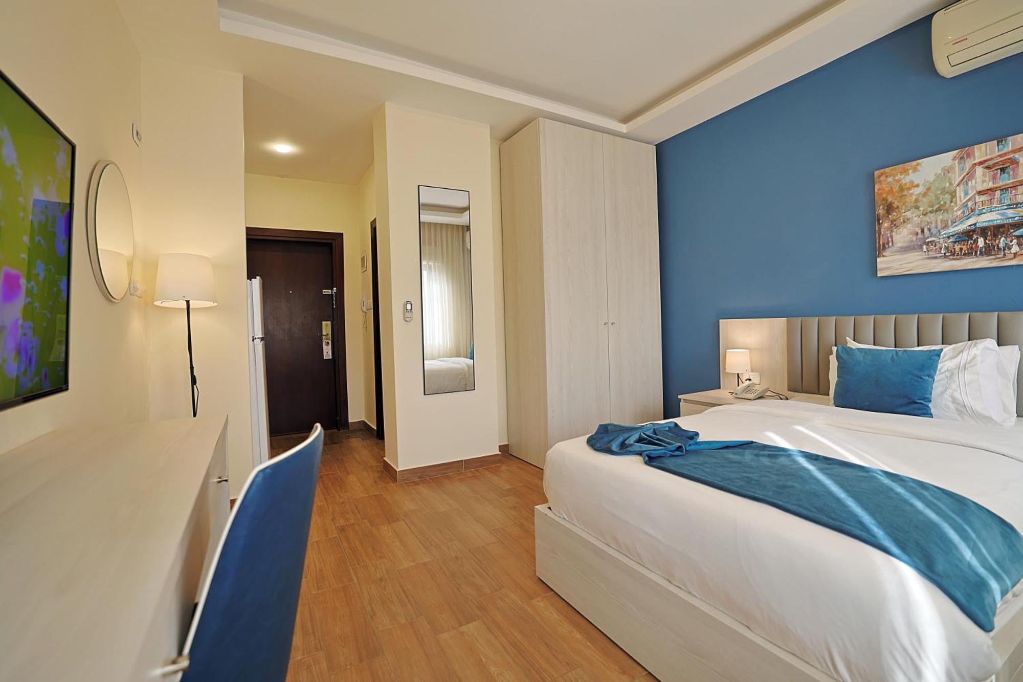 46 Serviced Apartments Аман Екстериор снимка
