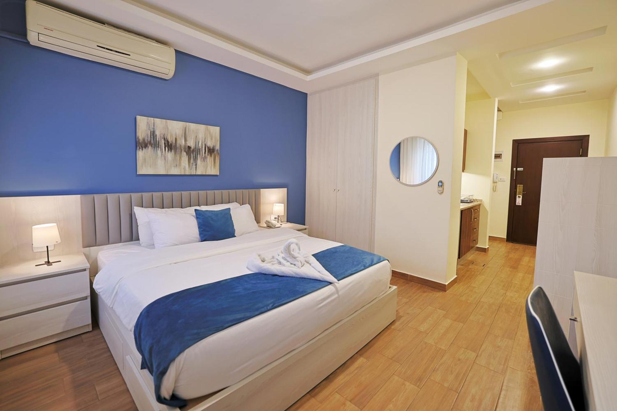 46 Serviced Apartments Аман Екстериор снимка