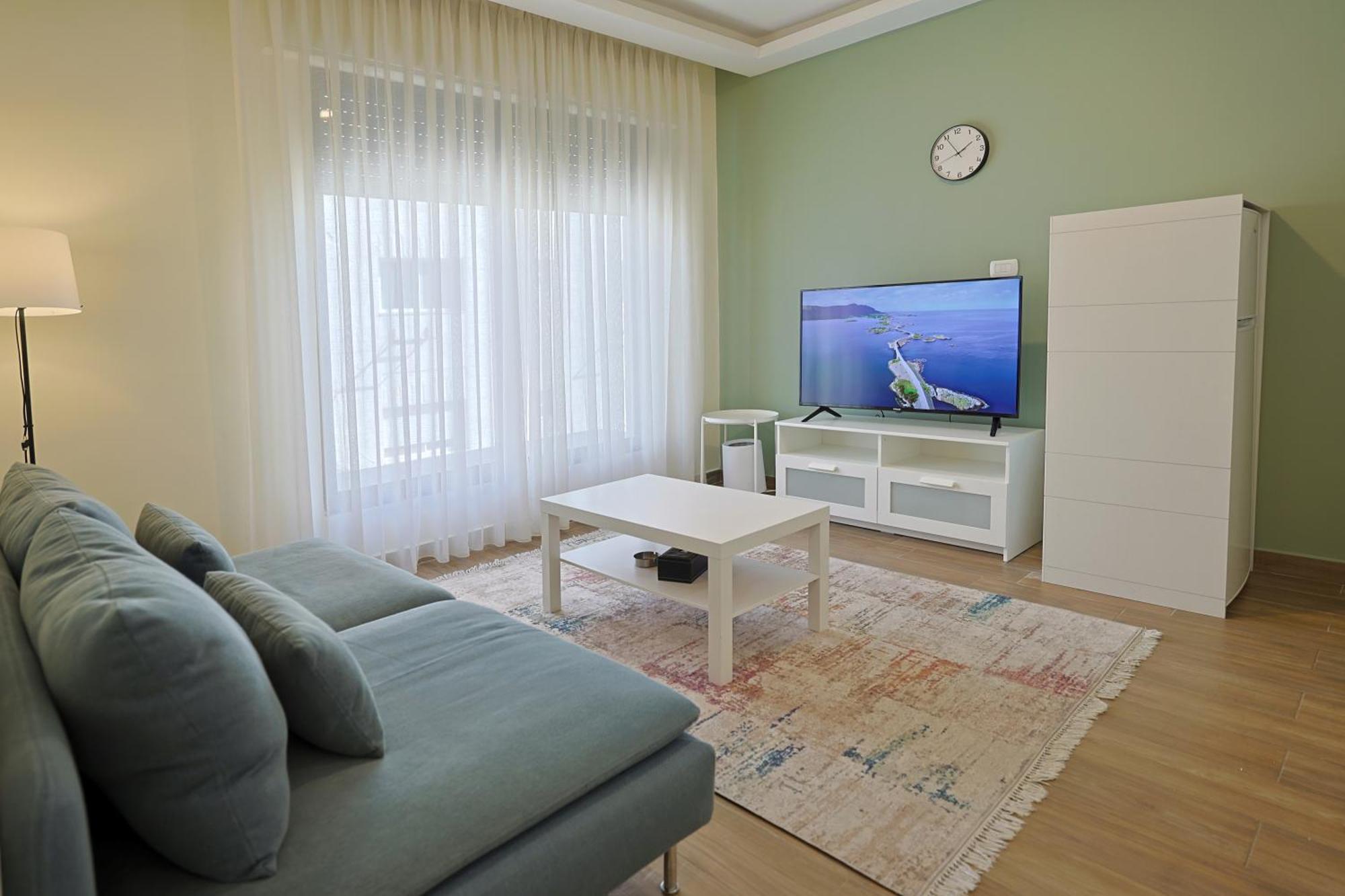 46 Serviced Apartments Аман Екстериор снимка