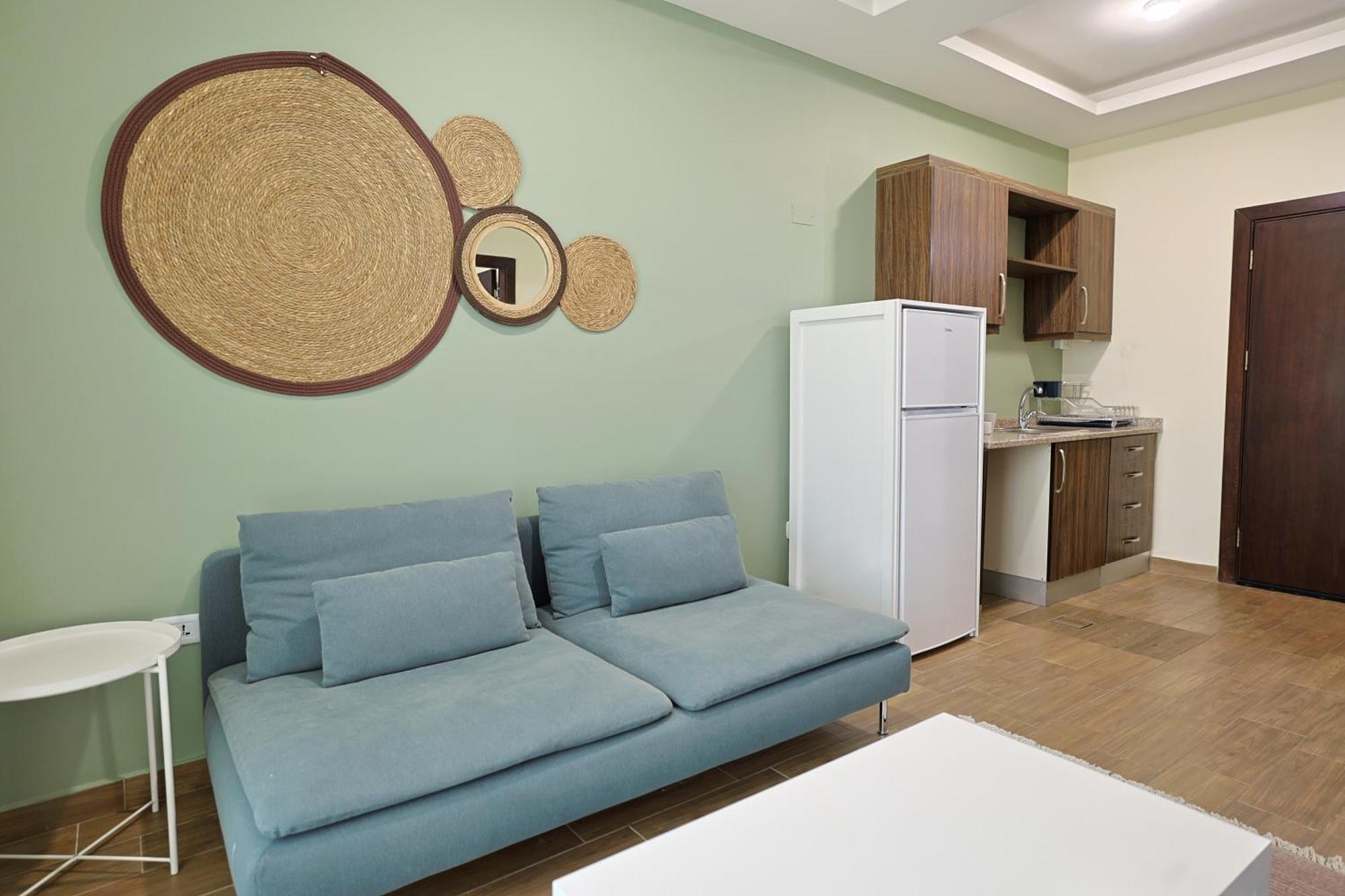 46 Serviced Apartments Аман Екстериор снимка