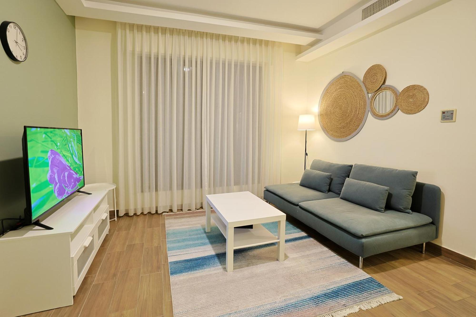 46 Serviced Apartments Аман Екстериор снимка