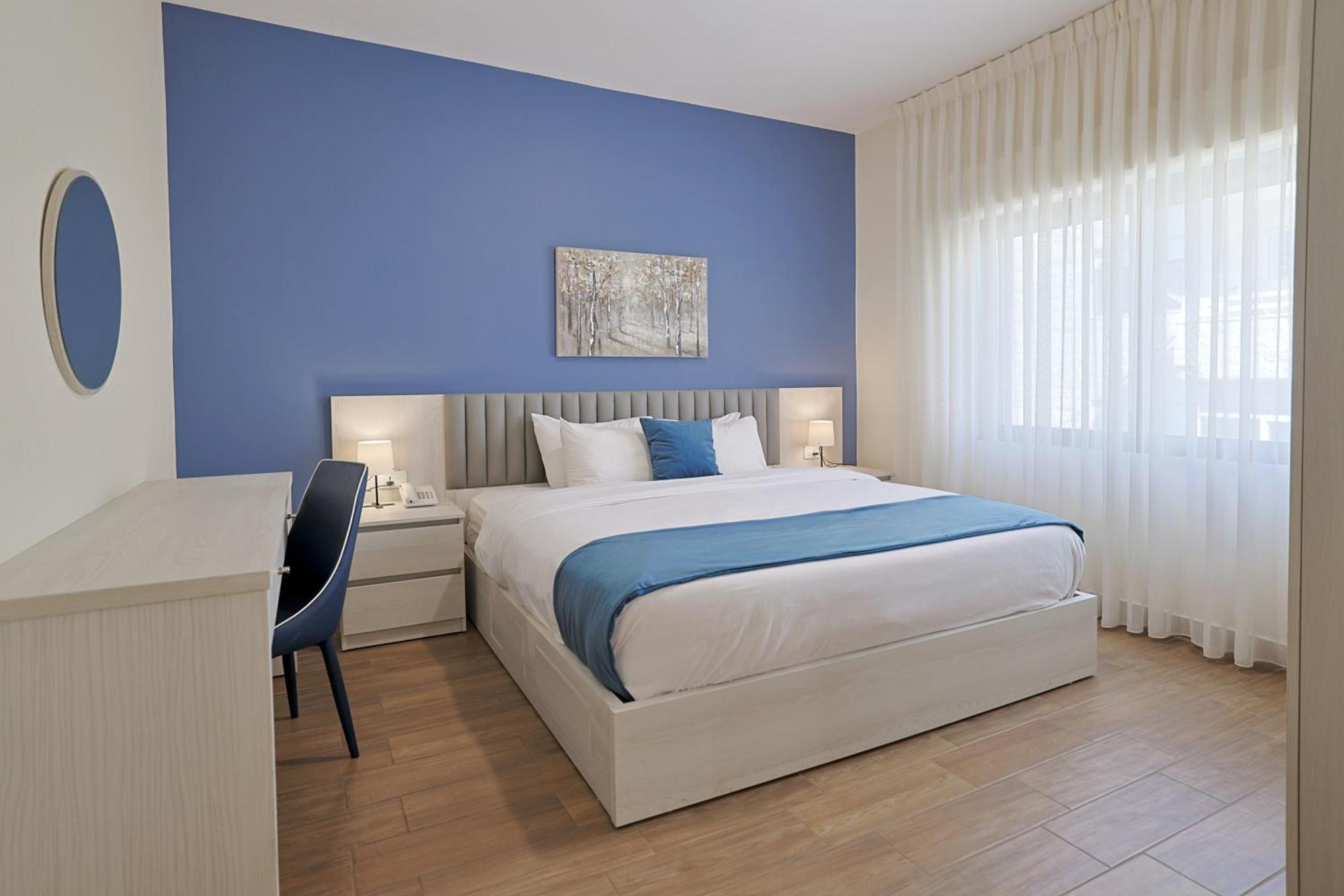 46 Serviced Apartments Аман Екстериор снимка