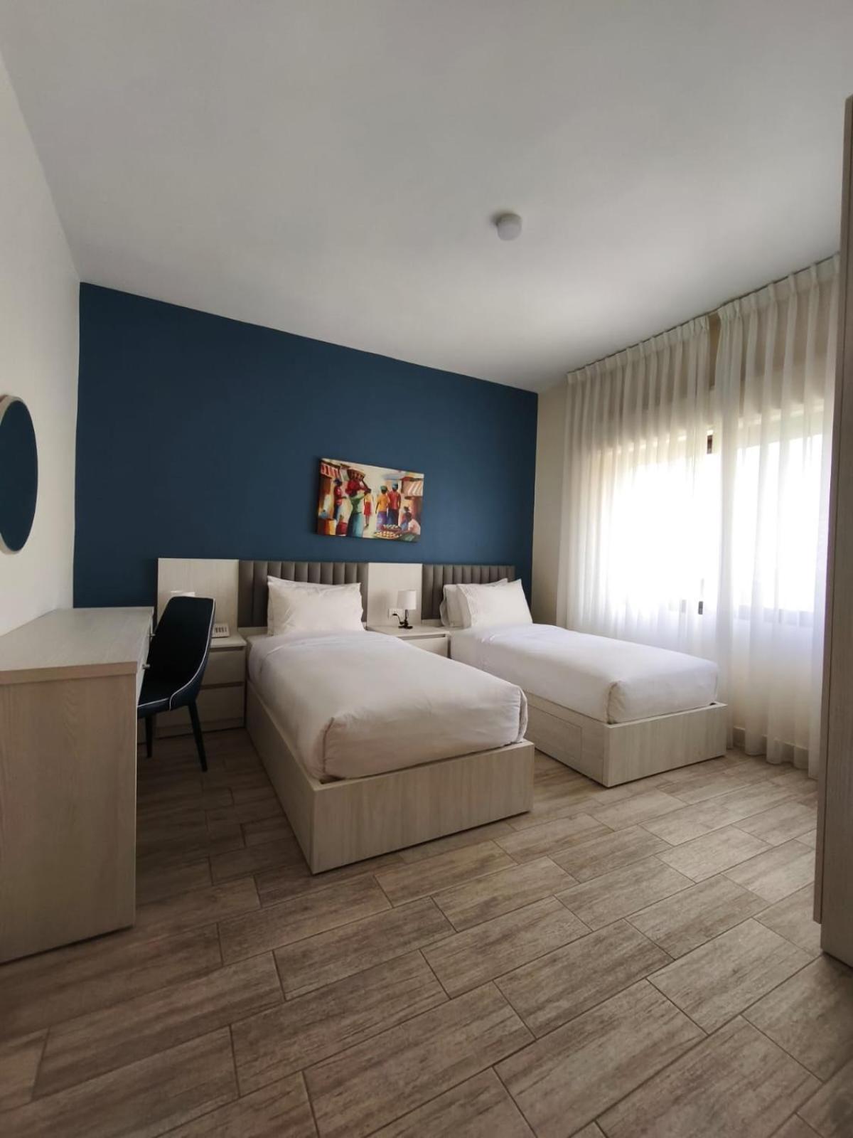 46 Serviced Apartments Аман Екстериор снимка