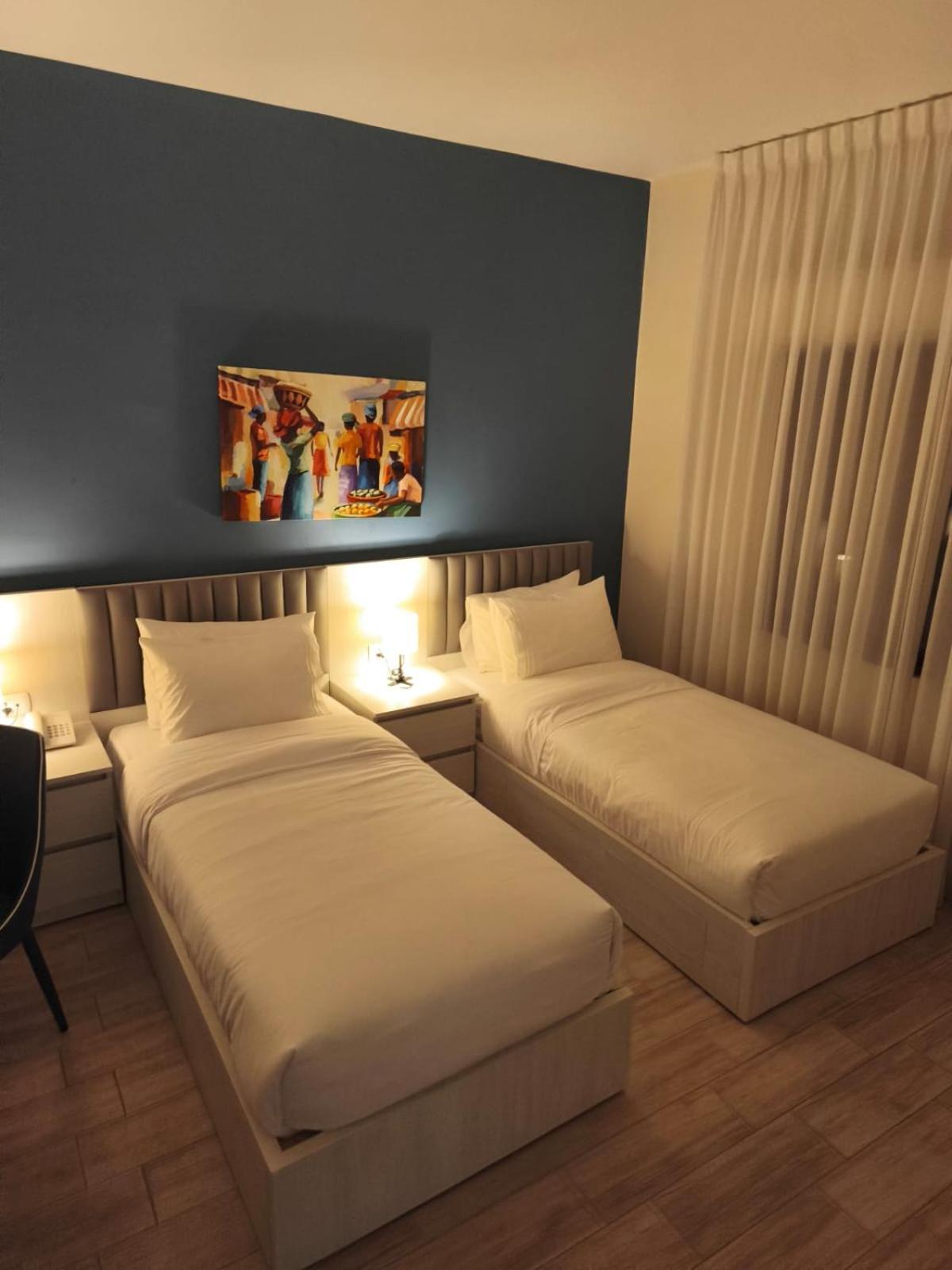46 Serviced Apartments Аман Екстериор снимка