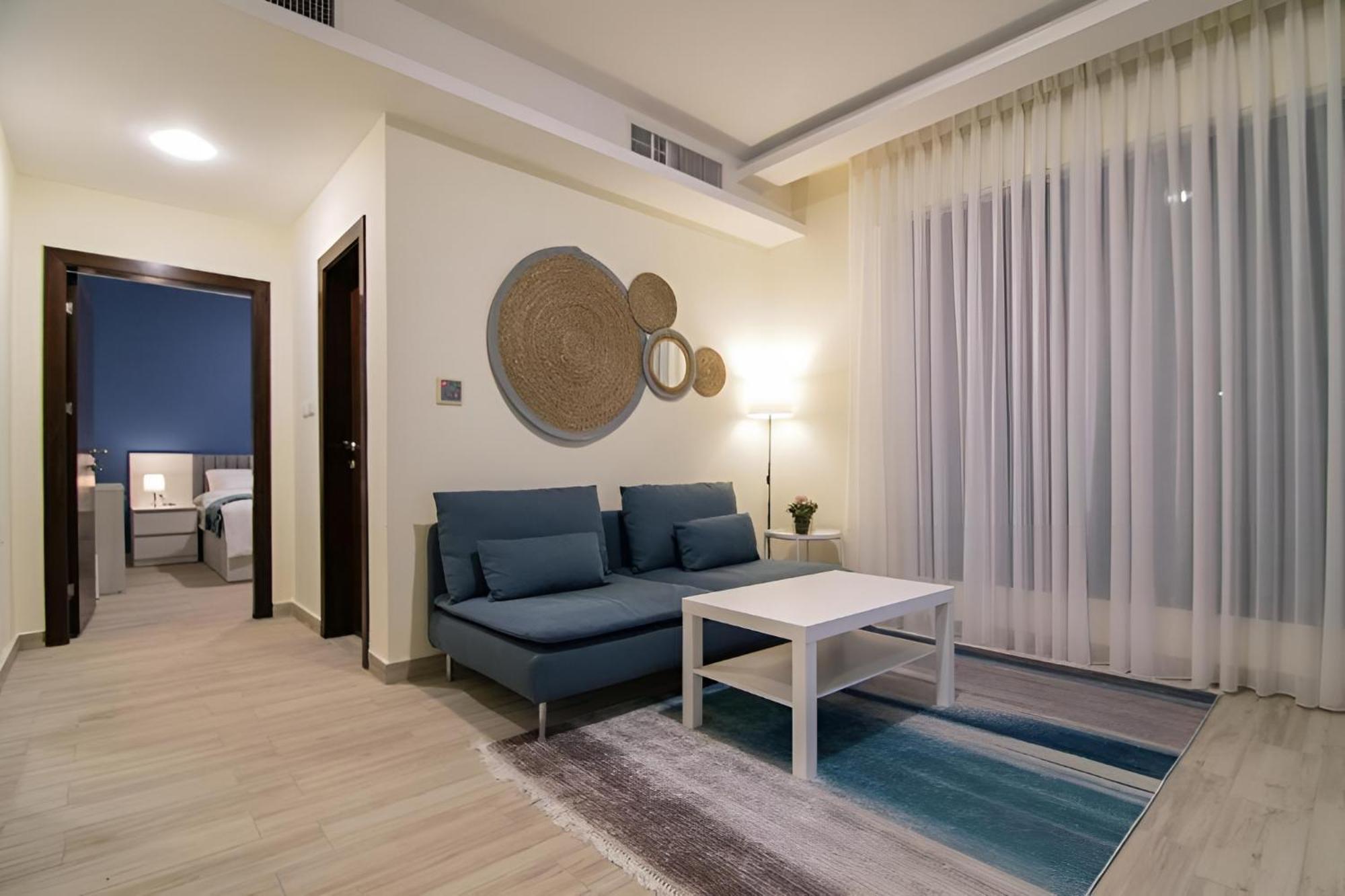 46 Serviced Apartments Аман Екстериор снимка