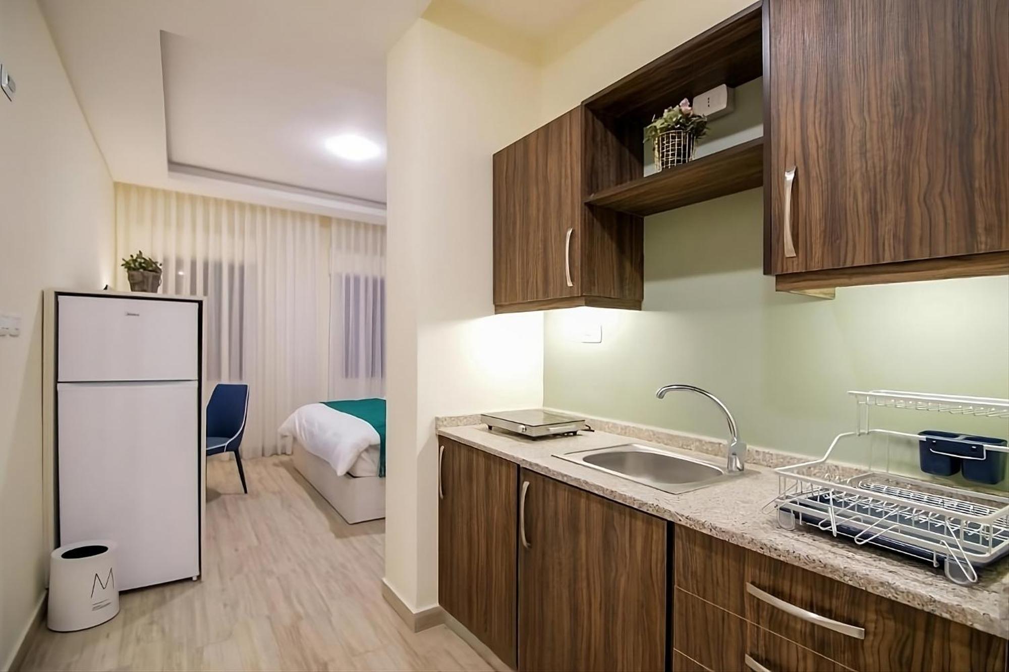 46 Serviced Apartments Аман Екстериор снимка