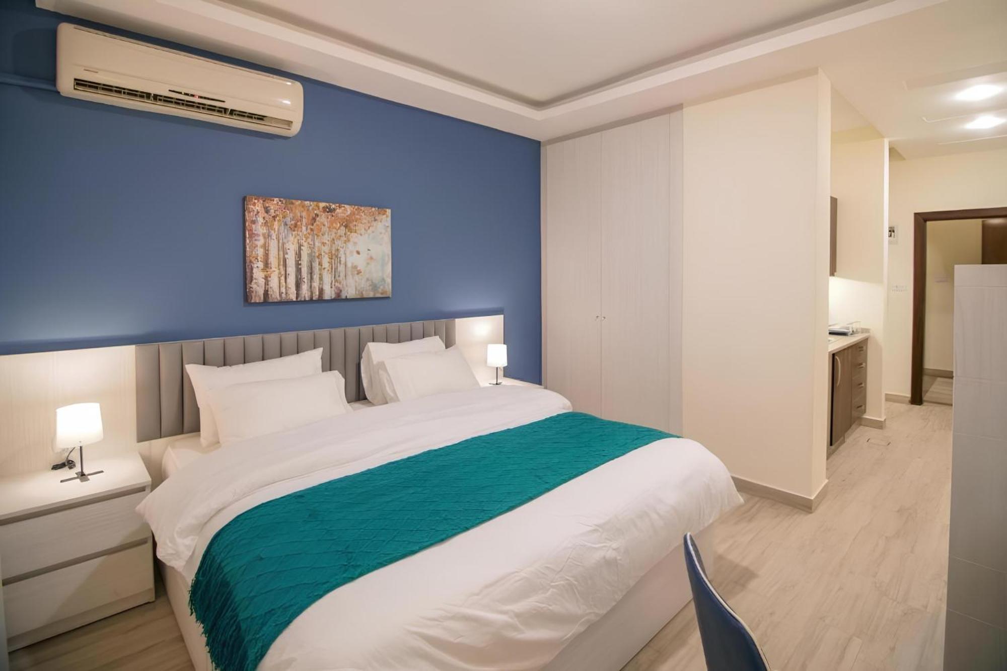 46 Serviced Apartments Аман Екстериор снимка